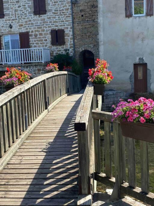 La Maison D Evahlia Creissels Exteriör bild